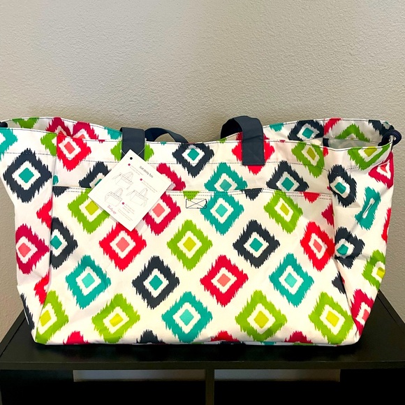 thirty-one Handbags - NWT Thirty One Large soft utility tote- Candy Corner